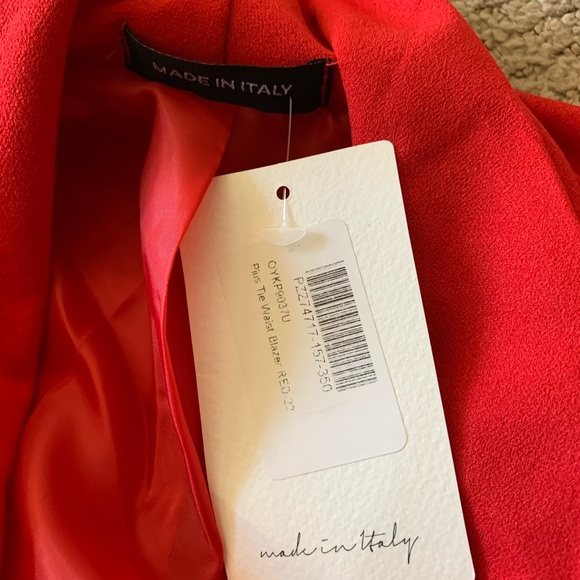 Padded shoulder red blazer with ties - Picture 2 of 2